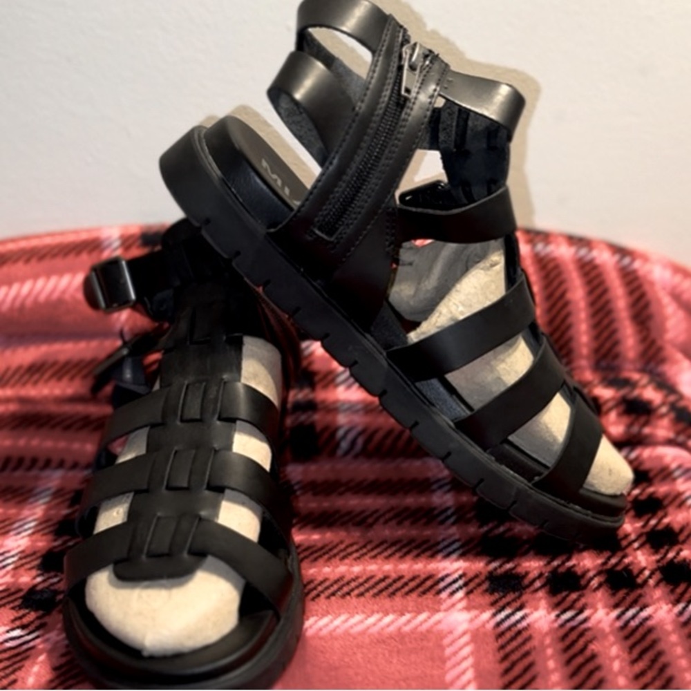 Outdoor sandals